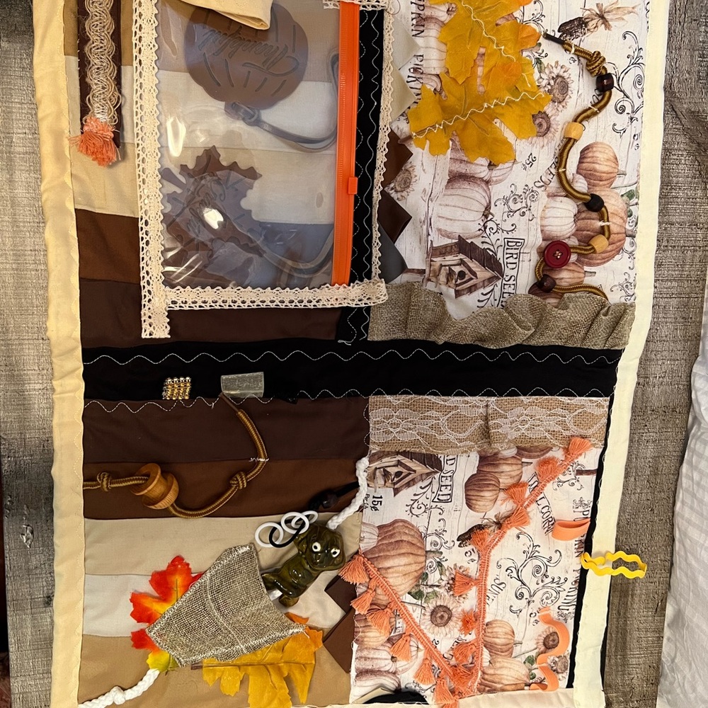 Country fall fidget quilt with frog with carry handle